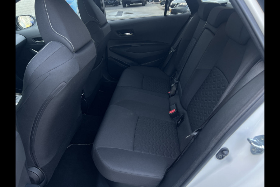Toyota Corolla Touring Sports 1.8 Hybrid Dynamic | Carplay | Camera | Dodehoek | Park Assist | Winter Pack