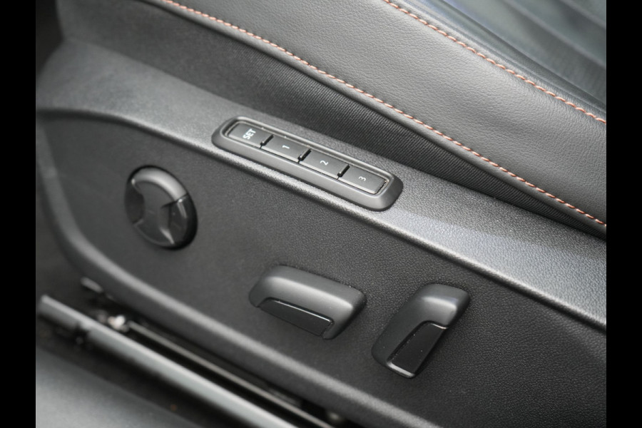 CUPRA Leon Sportstourer 1.4 e-Hybrid VZ Copper Edition PHEV 245pk Dealer O.H. | Panodak | Adaptive Cruise | Camera | Lederen Sportstoelen Memory & Verwarmd | Sfeerverlichting | Stuur Verwarmd | Apple Carplay | Keyless | Blis | Navigatie | DAB | Plug In Hybrid |