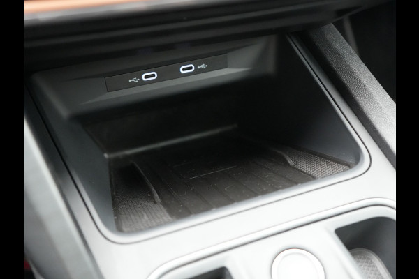CUPRA Leon Sportstourer 1.4 e-Hybrid VZ Copper Edition PHEV 245pk Dealer O.H. | Panodak | Adaptive Cruise | Camera | Lederen Sportstoelen Memory & Verwarmd | Sfeerverlichting | Stuur Verwarmd | Apple Carplay | Keyless | Blis | Navigatie | DAB | Plug In Hybrid |