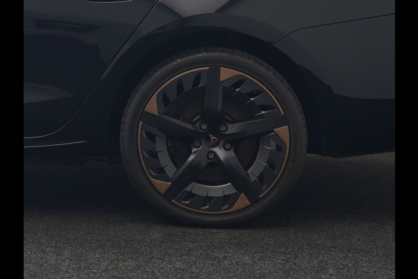 CUPRA Leon Sportstourer 1.4 e-Hybrid VZ Copper Edition PHEV 245pk Dealer O.H. | Panodak | Adaptive Cruise | Camera | Lederen Sportstoelen Memory & Verwarmd | Sfeerverlichting | Stuur Verwarmd | Apple Carplay | Keyless | Blis | Navigatie | DAB | Plug In Hybrid |