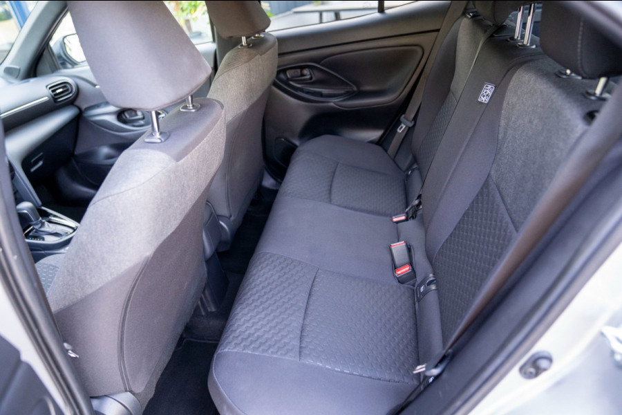 Toyota Yaris Cross 1.5 Hybrid 115 Active|Prijs rijklaar incl 12 mnd garantie|Stoelverwarming Carplay Clima Camera Ledverkichting