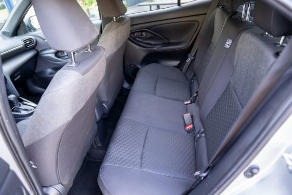 Toyota Yaris Cross 1.5 Hybrid 115 Active|Prijs rijklaar incl 12 mnd garantie|Stoelverwarming Carplay Clima Camera Ledverkichting