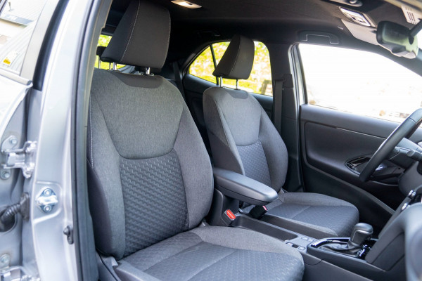 Toyota Yaris Cross 1.5 Hybrid 115 Active|Prijs rijklaar incl 12 mnd garantie|Stoelverwarming Carplay Clima Camera Ledverkichting
