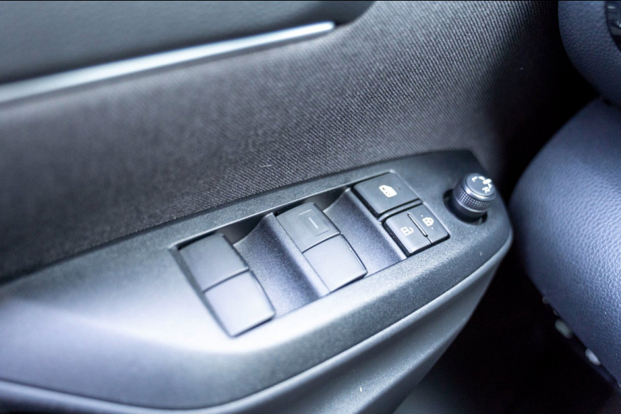 Toyota Yaris Cross 1.5 Hybrid 115 Active|Prijs rijklaar incl 12 mnd garantie|Stoelverwarming Carplay Clima Camera Ledverkichting