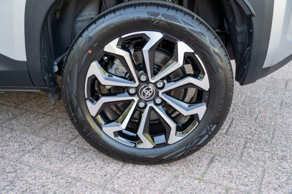 Toyota Yaris Cross 1.5 Hybrid 115 Active|Prijs rijklaar incl 12 mnd garantie|Stoelverwarming Carplay Clima Camera Ledverkichting