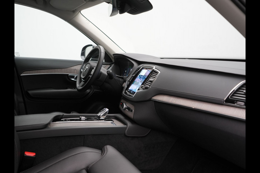 Volvo XC90 T8 Recharge AWD Plus Bright 7 Persoons LONG RANGE PHEV 455pk Dealer O.H. | Trekhaak Af Fabriek | Luchtvering | Adaptive Cruise | Harman / Kardon | Lederen Sportstoelen Ventilatie & Memory | 360 Camera | Stoelen & Stuur Verwarmd | Keyless | Blis | Google Assistent  | Plug In Hybrid |