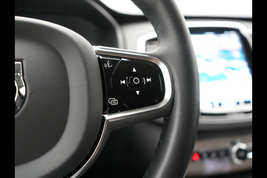 Volvo XC90 T8 Recharge AWD Plus Bright 7 Persoons LONG RANGE PHEV 455pk Dealer O.H. | Trekhaak Af Fabriek | Luchtvering | Adaptive Cruise | Harman / Kardon | Lederen Sportstoelen Ventilatie & Memory | 360 Camera | Stoelen & Stuur Verwarmd | Keyless | Blis | Google Assistent  | Plug In Hybrid |