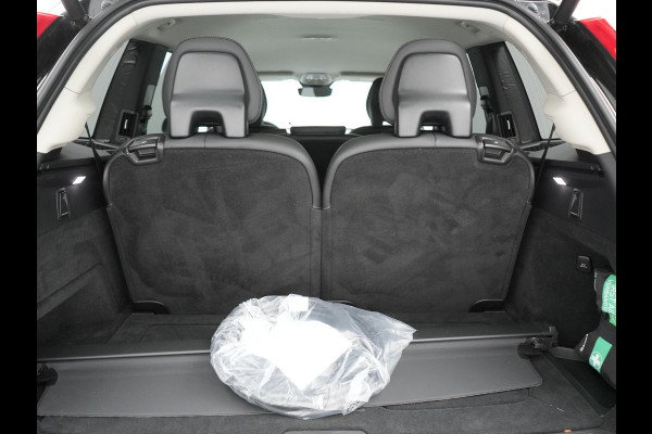 Volvo XC90 T8 Recharge AWD Plus Bright 7 Persoons LONG RANGE PHEV 455pk Dealer O.H. | Trekhaak Af Fabriek | Luchtvering | Adaptive Cruise | Harman / Kardon | Lederen Sportstoelen Ventilatie & Memory | 360 Camera | Stoelen & Stuur Verwarmd | Keyless | Blis | Google Assistent  | Plug In Hybrid |