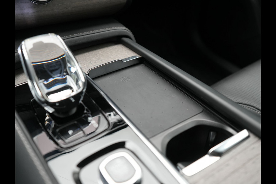 Volvo XC90 T8 Recharge AWD Plus Bright 7 Persoons LONG RANGE PHEV 455pk Dealer O.H. | Trekhaak Af Fabriek | Luchtvering | Adaptive Cruise | Harman / Kardon | Lederen Sportstoelen Ventilatie & Memory | 360 Camera | Stoelen & Stuur Verwarmd | Keyless | Blis | Google Assistent  | Plug In Hybrid |
