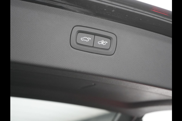 Volvo XC90 T8 Recharge AWD Plus Bright 7 Persoons LONG RANGE PHEV 455pk Dealer O.H. | Trekhaak Af Fabriek | Luchtvering | Adaptive Cruise | Harman / Kardon | Lederen Sportstoelen Ventilatie & Memory | 360 Camera | Stoelen & Stuur Verwarmd | Keyless | Blis | Google Assistent  | Plug In Hybrid |