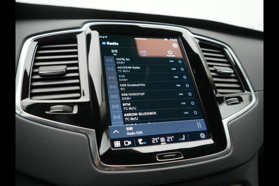 Volvo XC90 T8 Recharge AWD Plus Bright 7 Persoons LONG RANGE PHEV 455pk Dealer O.H. | Trekhaak Af Fabriek | Luchtvering | Adaptive Cruise | Harman / Kardon | Lederen Sportstoelen Ventilatie & Memory | 360 Camera | Stoelen & Stuur Verwarmd | Keyless | Blis | Google Assistent  | Plug In Hybrid |