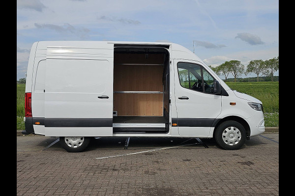 Mercedes-Benz Sprinter 315 1.9 CDI L2H2 Pro L2H2 LED Mbux RWD Euro6 Airco Automaat Facelift Navi BPM-Vrij 170Pk Euro6 Camera