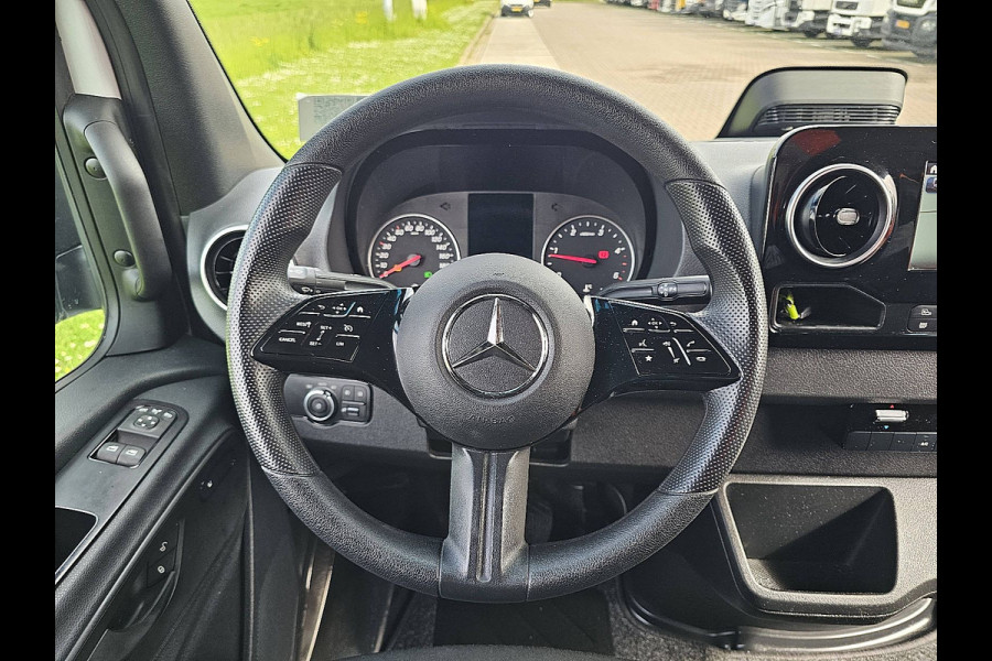 Mercedes-Benz Sprinter 315 1.9 CDI L2H2 Pro L2H2 LED Mbux RWD Euro6 Airco Automaat Facelift Navi BPM-Vrij 170Pk Euro6 Camera