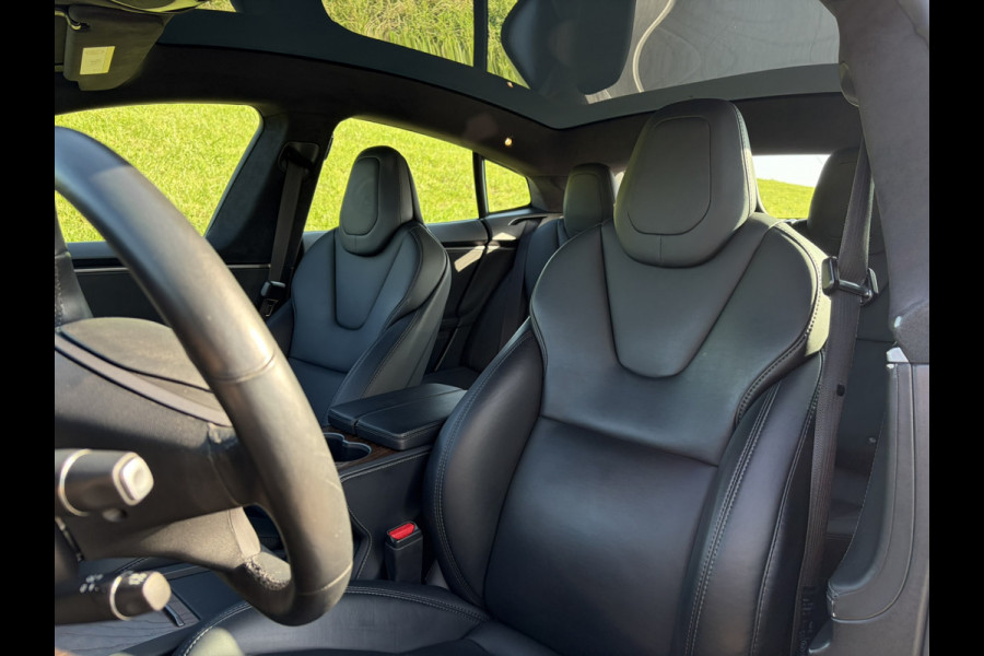 Tesla Model S Long Range !!! Verkocht !!! 1e Eigenaar | Origineel NL Auto | AutoPilot 3.0 | Trekhaak | 4x Nieuwe Michelin ZOBA| Incl. Winterset op LMV