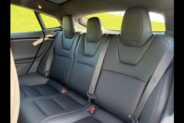 Tesla Model S Long Range !!! Verkocht !!! 1e Eigenaar | Origineel NL Auto | AutoPilot 3.0 | Trekhaak | 4x Nieuwe Michelin ZOBA| Incl. Winterset op LMV