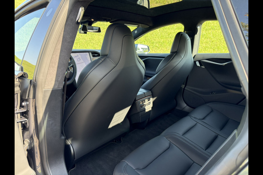 Tesla Model S Long Range !!! Verkocht !!! 1e Eigenaar | Origineel NL Auto | AutoPilot 3.0 | Trekhaak | 4x Nieuwe Michelin ZOBA| Incl. Winterset op LMV