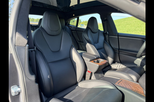 Tesla Model S Long Range !!! Verkocht !!! 1e Eigenaar | Origineel NL Auto | AutoPilot 3.0 | Trekhaak | 4x Nieuwe Michelin ZOBA| Incl. Winterset op LMV