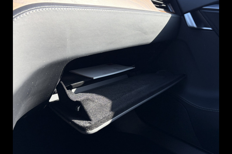 Tesla Model S Long Range !!! Verkocht !!! 1e Eigenaar | Origineel NL Auto | AutoPilot 3.0 | Trekhaak | 4x Nieuwe Michelin ZOBA| Incl. Winterset op LMV