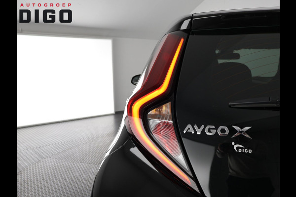 Toyota Aygo X 1.0 VVT-i MT Play Bi-Tone | Apple Carplay & AndroidAUTO | Camera | Privacy Glass |