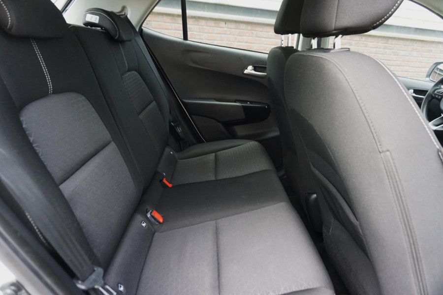 Kia Picanto 1.0 CVVT ComfortPlusLine Navigator/Carplay/Camera/ Allseason banden.