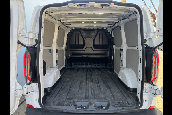 Ford E-Transit Custom 71kWh 140PK Elektrisch 344km WLTP 2300kg Trekvermogen BEV Snelladen Stoel + Stuur verwarming LED Adaptieve Cruise Camera Carplay Parkeersensoren v+a