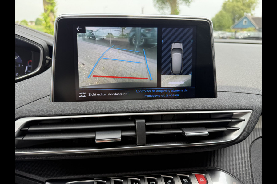 Peugeot 5008 1.2 PureTech Blue Lease Executive ** Trekhaak ** 7-persoons ** Navigatie ** NAP!!