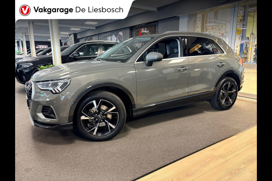 Audi Q3 35 TFSI Business Edition Automaat / pdc / cruise / car-play / stoelverwarming / trekhaak