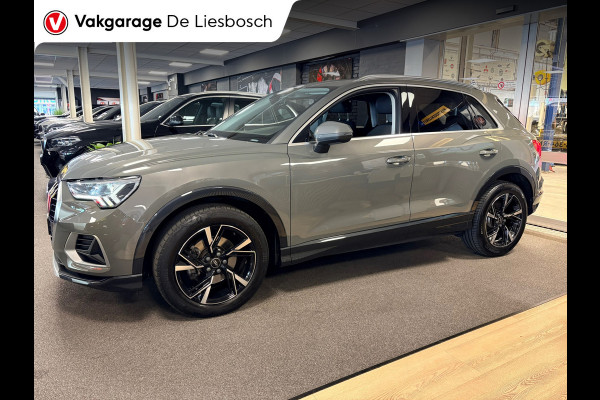 Audi Q3 35 TFSI Business Edition Automaat / pdc / cruise / car-play / stoelverwarming / trekhaak