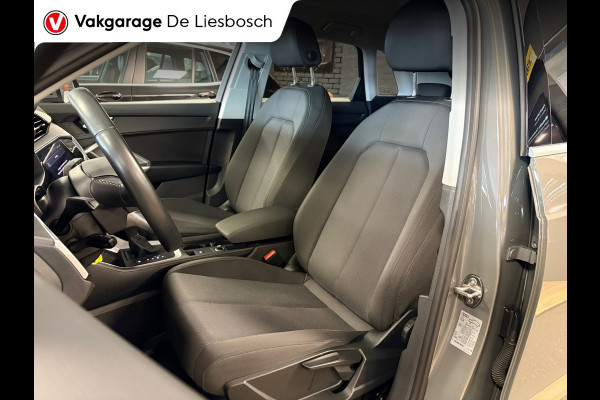 Audi Q3 35 TFSI Business Edition Automaat / pdc / cruise / car-play / stoelverwarming / trekhaak