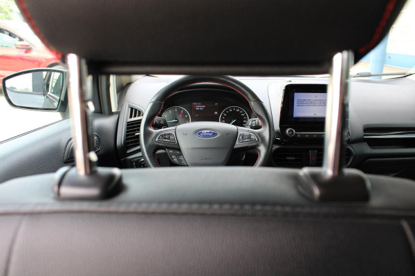 Ford EcoSport 1.0 EcoBoost ST-Line Black | Automaat! | Trekhaak | Stoel + Stuurverwarming | Cruise Control | Navigatie | Climate Control |