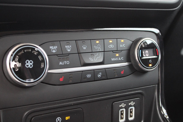 Ford EcoSport 1.0 EcoBoost ST-Line Black | Automaat! | Trekhaak | Stoel + Stuurverwarming | Cruise Control | Navigatie | Climate Control |