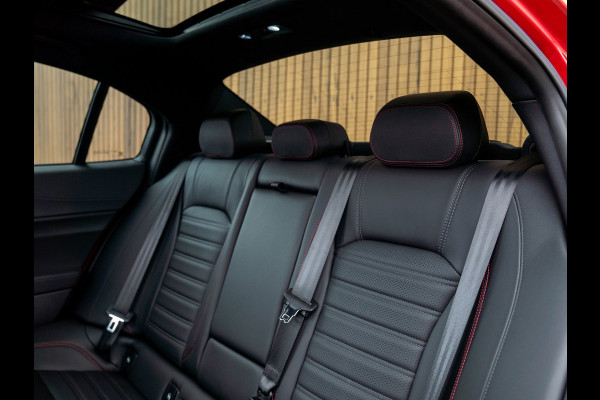 Alfa Romeo Giulia 2.0T GME AWD Competizione 280pk | Pano-dak | Harman/Kardon | ADAS Pack 2