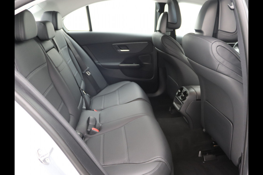 Mercedes-Benz C-Klasse 180 Avantgarde Cruisecontrol, Stoelverwarming, Achteruitrijcamera, Carplay