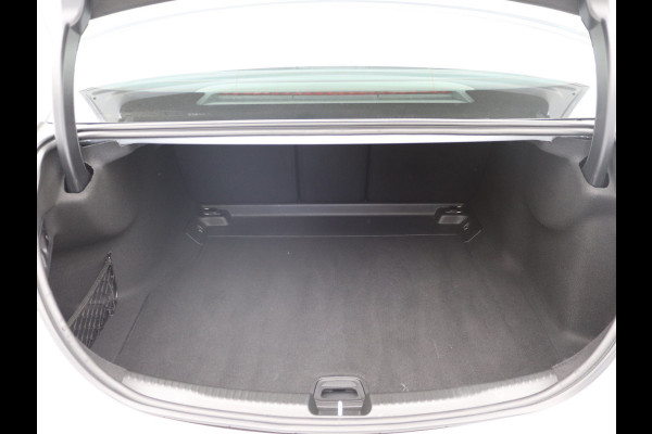 Mercedes-Benz C-Klasse 180 Avantgarde Cruisecontrol, Stoelverwarming, Achteruitrijcamera, Carplay