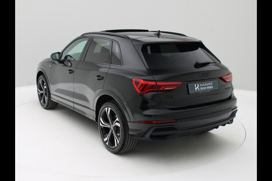 Audi Q3 35 TFSI S edition Competition Pano, ACC, Camera, Carplay