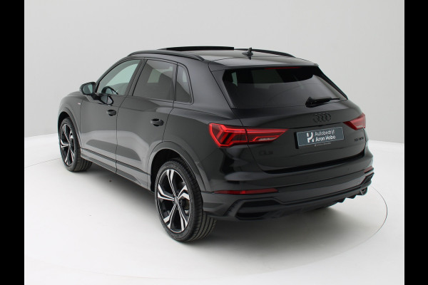 Audi Q3 35 TFSI S edition Competition Pano, ACC, Camera, Carplay
