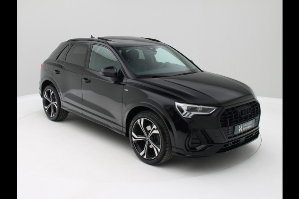 Audi Q3 35 TFSI S edition Competition Pano, ACC, Camera, Carplay