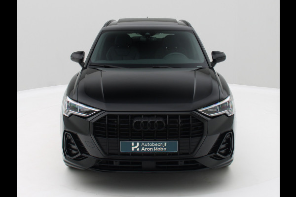 Audi Q3 35 TFSI S edition Competition Pano, ACC, Camera, Carplay