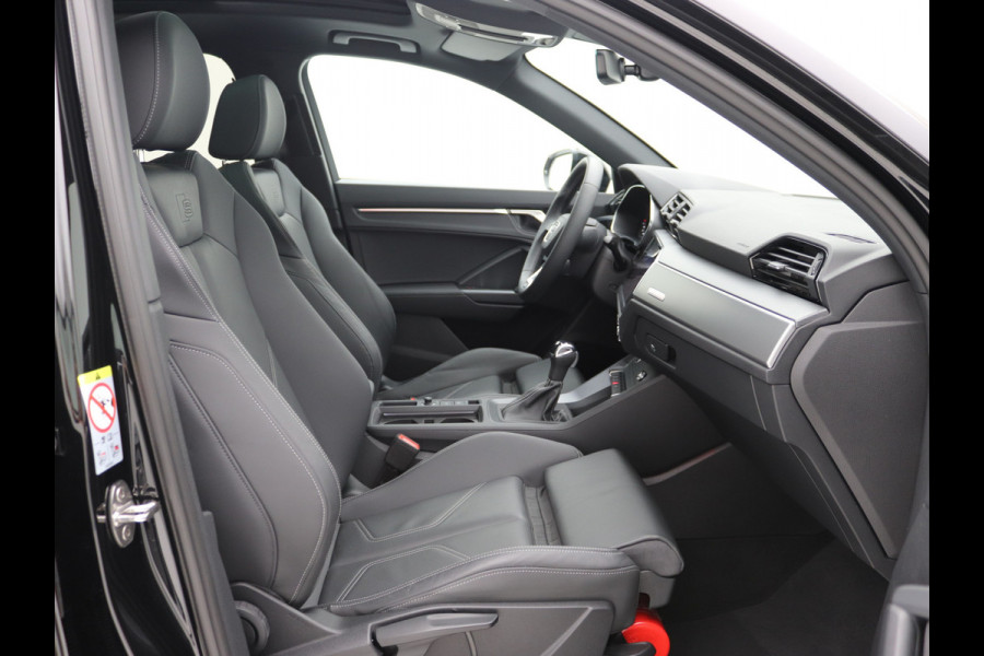 Audi Q3 35 TFSI S edition Competition Pano, ACC, Camera, Carplay