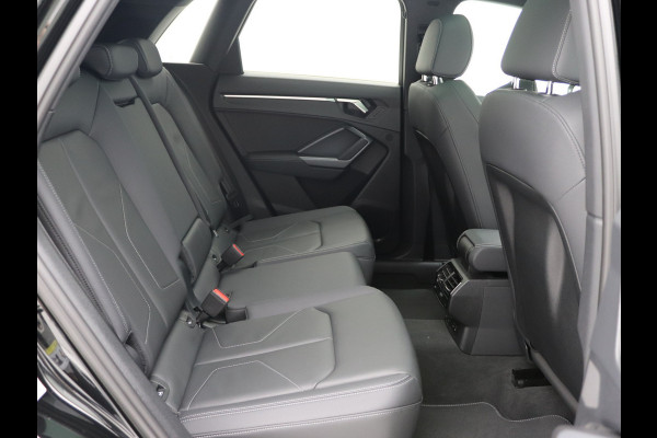 Audi Q3 35 TFSI S edition Competition Pano, ACC, Camera, Carplay