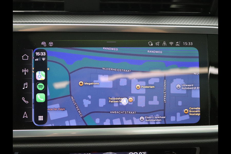 Audi Q3 35 TFSI S edition Competition Pano, ACC, Camera, Carplay