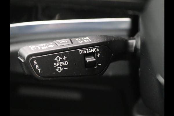 Audi Q3 35 TFSI S edition Competition Pano, ACC, Camera, Carplay