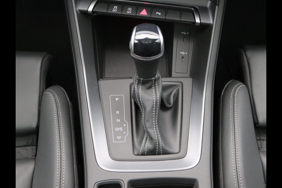 Audi Q3 35 TFSI S edition Competition Pano, ACC, Camera, Carplay