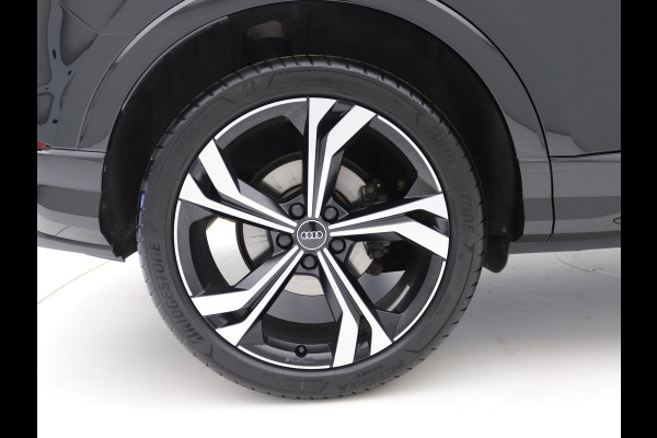 Audi Q3 35 TFSI S edition Competition Pano, ACC, Camera, Carplay