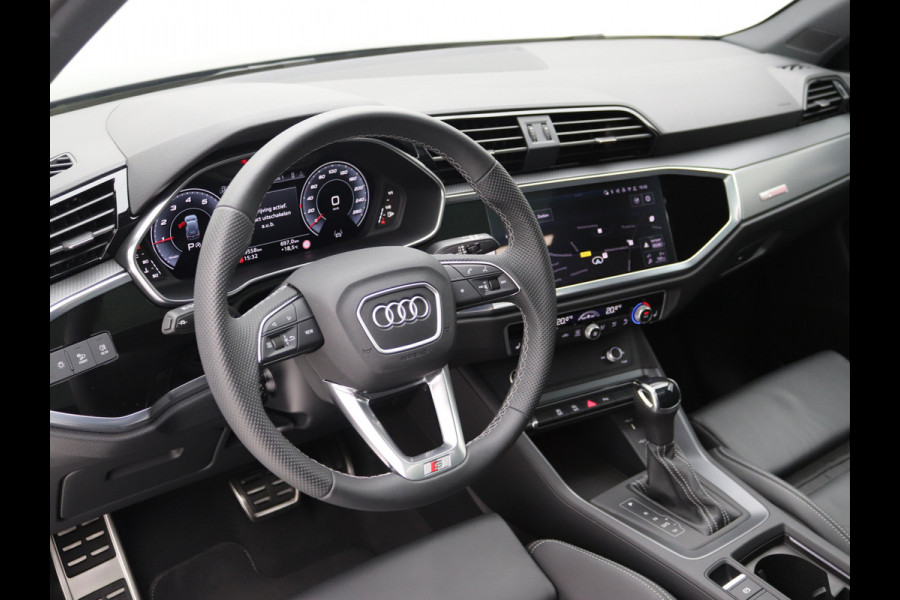 Audi Q3 35 TFSI S edition Competition Pano, ACC, Camera, Carplay
