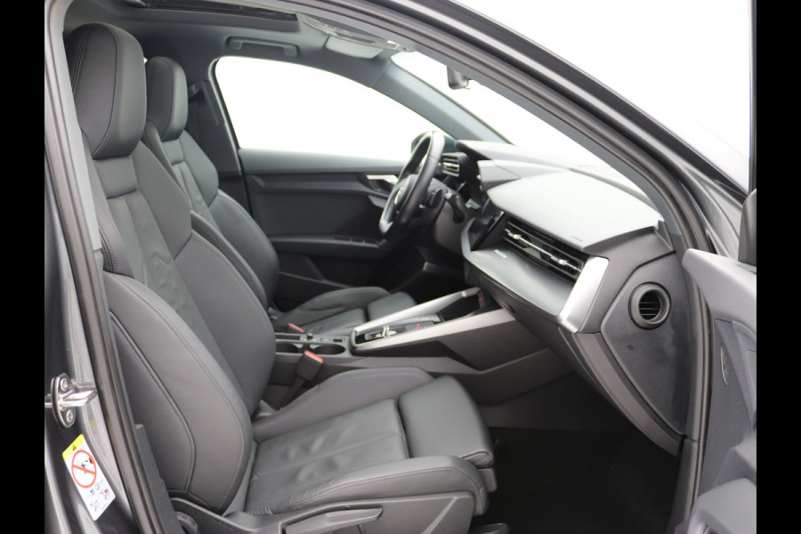 Audi A3 Sportback 35 TFSI S-Line Pano, B&O, LED, Keyless, Stoelverwarming