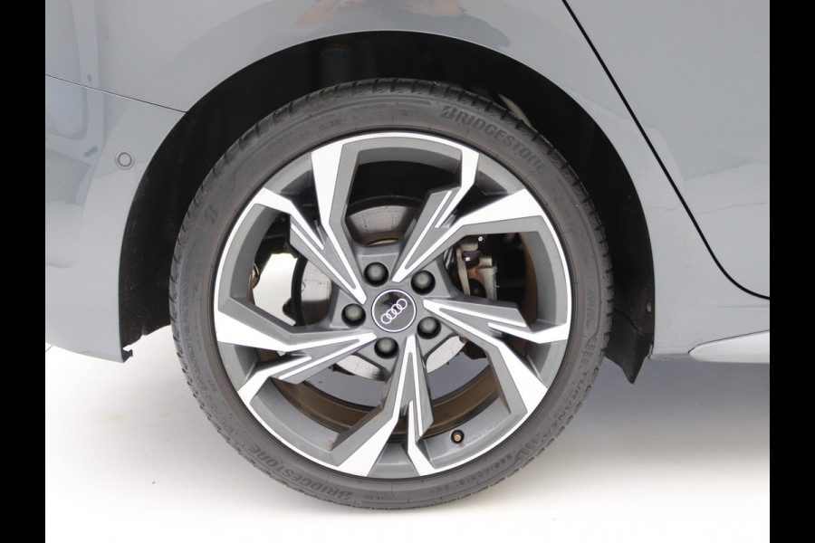 Audi A3 Sportback 35 TFSI S-Line Pano, B&O, LED, Keyless, Stoelverwarming