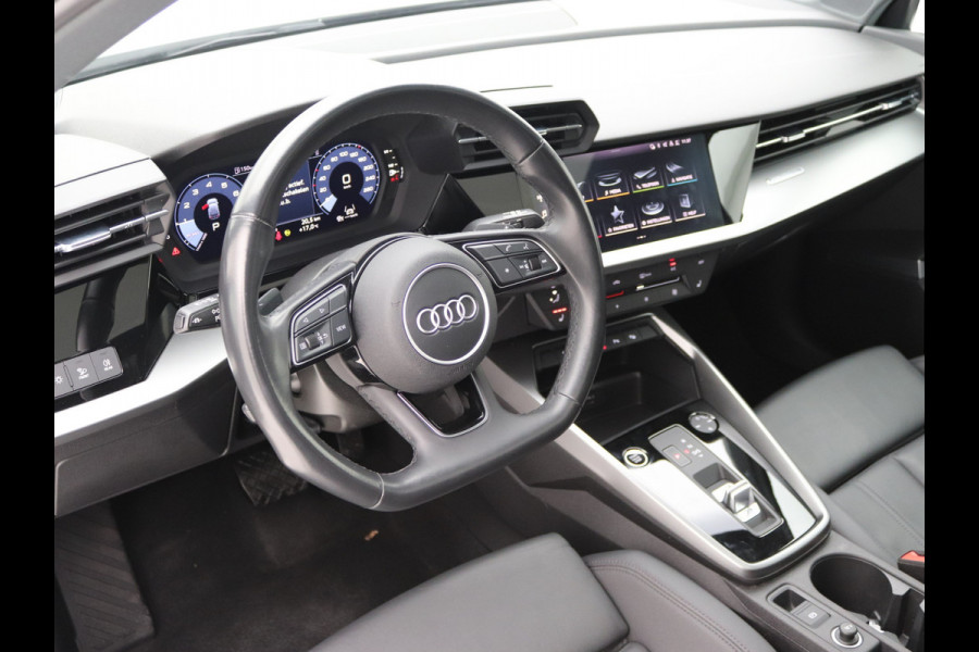 Audi A3 Sportback 35 TFSI S-Line Pano, B&O, LED, Keyless, Stoelverwarming