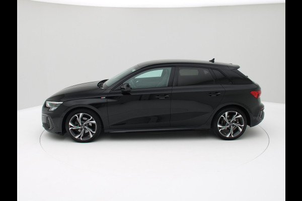 Audi A3 Sportback 35 TFSI S-Line Camera, ACC, Stoelverwarming, Carplay