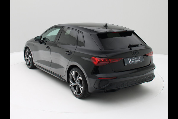 Audi A3 Sportback 35 TFSI S-Line Camera, ACC, Stoelverwarming, Carplay